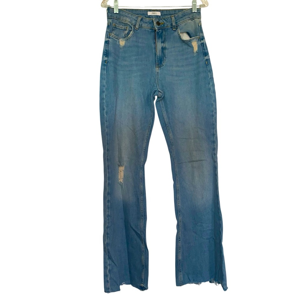 Forever 21 woman, blue jeans size 28
